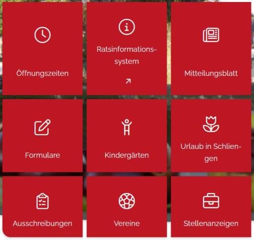 Rote Kacheln mit Symbolen